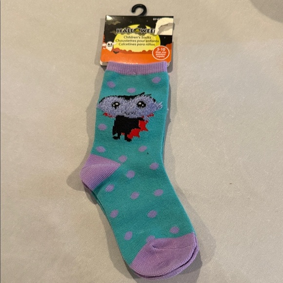 Halloween Lot - Purple Spider Toque / Hat with Lights, Tin Bucket, Socks Kids - Picture 6 of 12